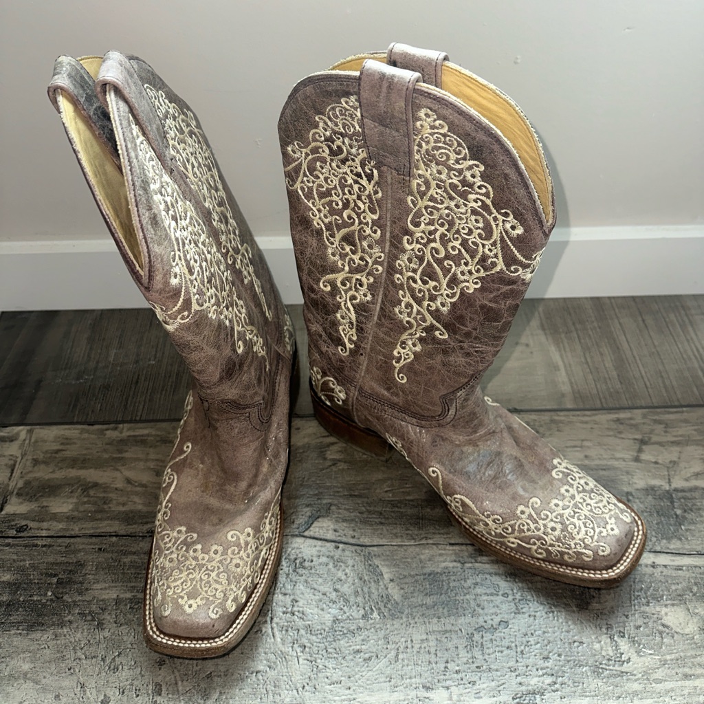 Embroidered Western Cowboy Boots